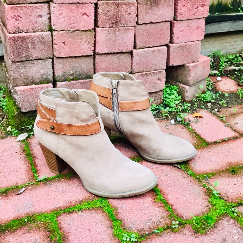 Francesca’s Ankle Booties